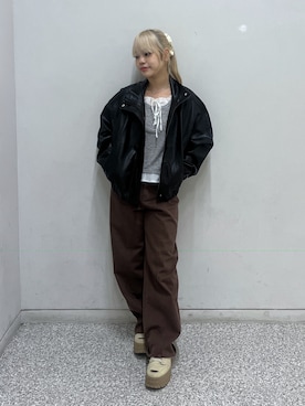 「ストレートデニム」｜ リミさん（レディース・155cm）の秋コーディネート