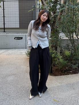 「EVOL（イーボル）の【ふかふか・クッション入り】6cmヒールローファー CA23859（ローファー、シルバー系）」を使った、かりんさん（レディース・155cm）の春コーディネート