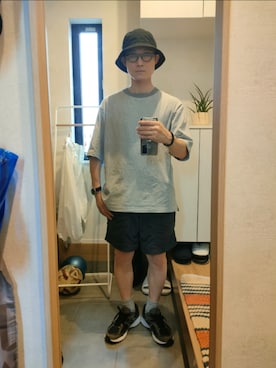 「アイテム（スニーカー、グレー系）」を使った、STINKYさん（メンズ・162cm）の夏コーディネート