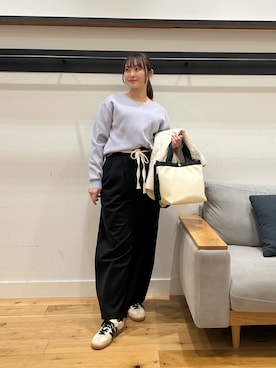 「URBAN RESEARCH DOORS（アーバンリサーチドアーズ）の『仁村紗和さん着用』『UR TECH Renew Knit』Vネックプルオーバー（ニット/セーター、パープル系）」を使った、kannanomさん（レディース・155cm）の春コーディネート