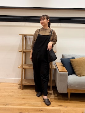 「アイテム（オールインワン・サロペット、ブラック系）」を使った、kannanomさん（レディース・155cm）の秋コーディネート