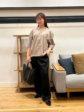 「URBAN RESEARCH DOORS（アーバンリサーチドアーズ）の『UR TECH』完声/涼ドルマン半袖シャツ（シャツ/ブラウス、ベージュ系）」を使った、kannanomさん（レディース・155cm）の春コーディネート