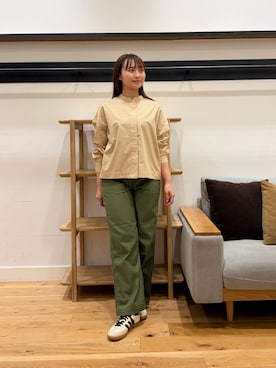 「URBAN RESEARCH DOORS（アーバンリサーチドアーズ）の『UVカット/イージーケア/速乾』『UR TECH』Aircare ショートコクーンシャツ（シャツ/ブラウス、ベージュ系）」を使った、kannanomさん（レディース・155cm）の秋コーディネート