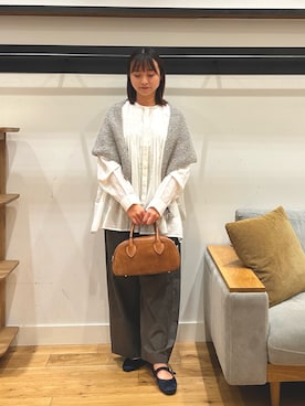 「アイテム（パンプス、ブルー系）」を使った、kannanomさん（レディース・155cm）の秋コーディネート