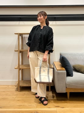 「URBAN RESEARCH DOORS（アーバンリサーチドアーズ）のカットドビーブラウス（シャツ/ブラウス、ブラック系）」を使った、kannanomさん（レディース・155cm）の春コーディネート