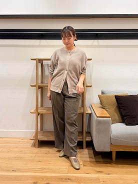 「URBAN RESEARCH DOORS（アーバンリサーチドアーズ）のタックフライスカーディガン（カーディガン/ボレロ、グレー系）」を使った、kannanomさん（レディース・155cm）の秋コーディネート