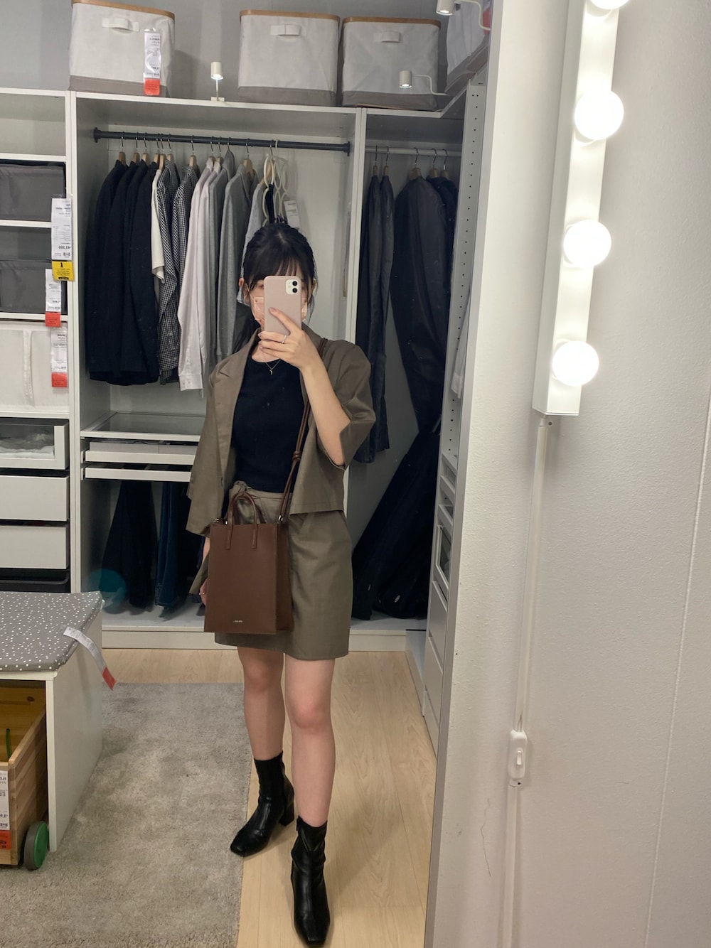 「低身長、秋カラー、ZARA、セットアップ、セットアップスタイル、ブーツ」｜「ZARAのアイテム（トップス、ブラック系）」を使った、きょもんさん（レディース・151cm）の秋コーディネートの1枚目の写真