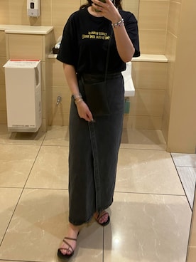 「アイテム（デニムスカート、グレー系）」を使った、527dayoさん（レディース・163cm）の秋コーディネート