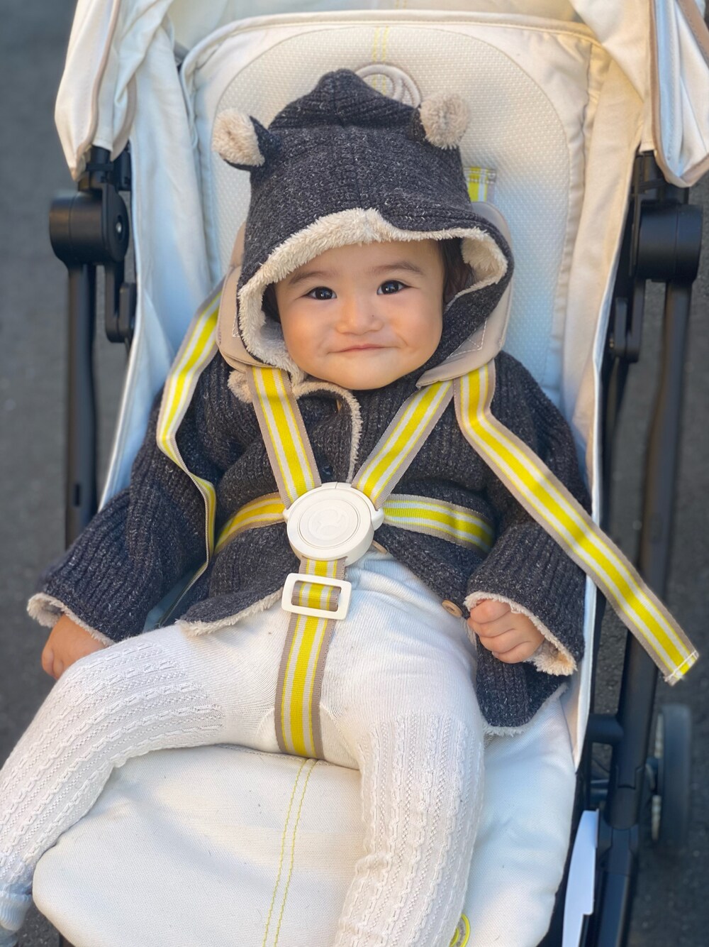「女の子コーデ、今日のコーデ、娘コーデ、kids、babygap、baby、赤ちゃん、GAPbaby、GAP、耳付き帽子、くまさん、かわいい、1歳、女の子、おしゃれさんと繋がりたい」｜「babyGAPのアイテム（ジャケット/アウター、ブラック系）」を使った、sajnuofさん（キッズ・50cm）の秋コーディネートの1枚目の写真