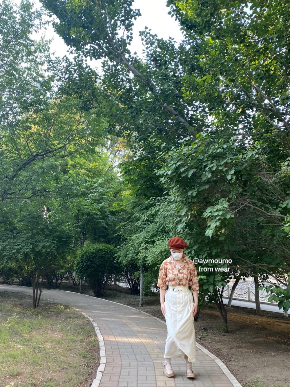 「ootd、今日のコーデ、コーディネート、moussy」｜「MOUSSYのCLEMATIS OPEN COLLAR シャツ（シャツ/ブラウス、オレンジ系）」を使った、awmoumoさん（レディース・156cm）の春コーディネートの1枚目の写真