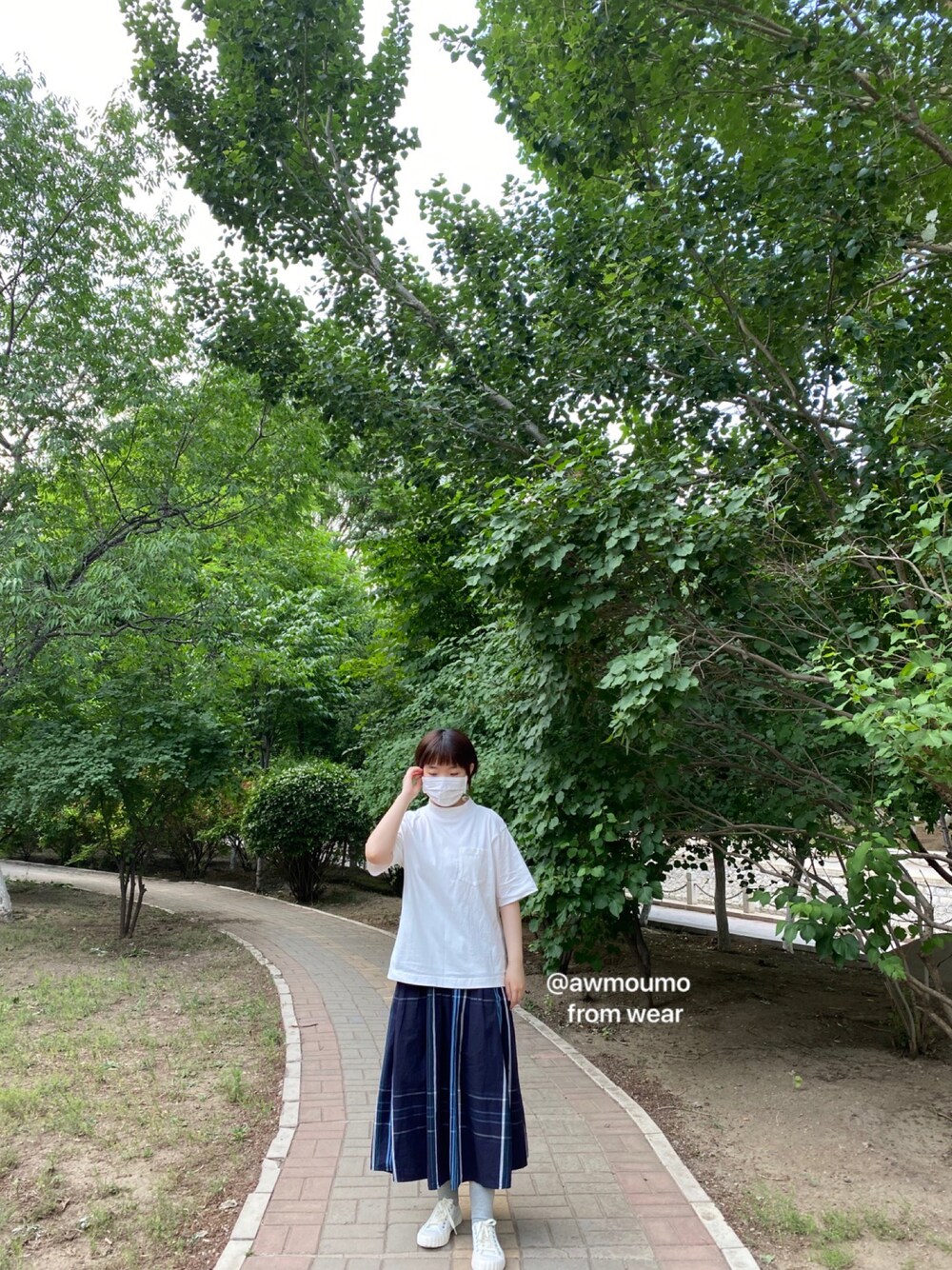 「ootd、BEAMS BOY、今日のコーデ、シンプルコーデ」｜「BEAMS BOYのBEAMS BOY / ビッグタータン スカート（スカート、ブルー系）」を使った、awmoumoさん（レディース・156cm）の春コーディネートの1枚目の写真