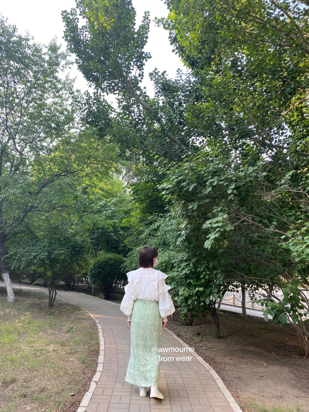 「ootd、コーディネート、今日のコーデ、mag.by c、flower、ブラウス、スカート」｜「flowerのシアーフラワーズスカート（スカート、グリーン系）」を使った、awmoumoさん（レディース・156cm）の春コーディネートの1枚目の写真