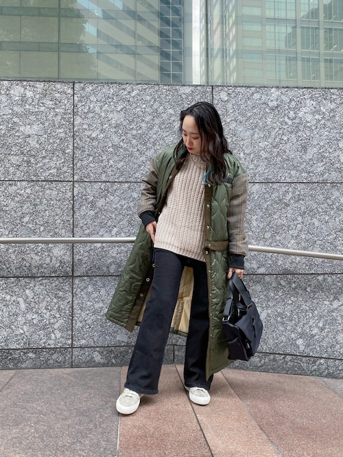 【美脚効果抜群★】CHANEL ココビーチ25 デニムショートパンツ 画像2/3) ヘルシー肌見せ！デニム“ショートパンツ”で足元を大胆