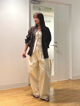 「Whim Gazette（ウィムガゼット）のブロードシャツ（シャツ/ブラウス、ブラウン系）」を使った、sayakaさん（レディース・159cm）の春コーディネート