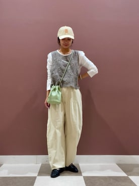 「ITEMS URBANRESEARCH（アイテムズ アーバンリサーチ）のバレルレッグパンツ（その他パンツ、ホワイト系）」を使った、yuccoさん（レディース・158cm）の春コーディネート