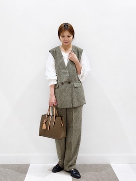 「ITEMS URBANRESEARCH（アイテムズ アーバンリサーチ）のメランジジレパンツセット（ベスト、ベージュ系）」を使った、yuccoさん（レディース・158cm）の秋コーディネート