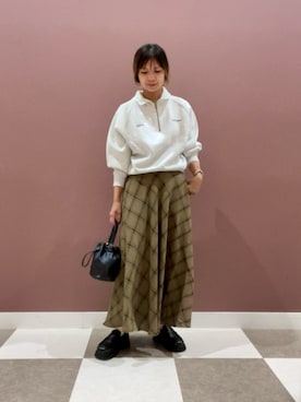 「アイテム（スウェット、パープル系）」を使った、yuccoさん（レディース・158cm）の秋コーディネート