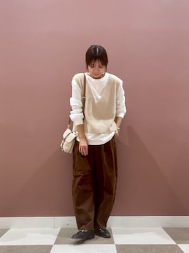 「RODE SKO（ロデスコ）の縦型フラップポシェット（ショルダーバッグ、ベージュ系）」を使った、yuccoさん（レディース・158cm）の春コーディネート