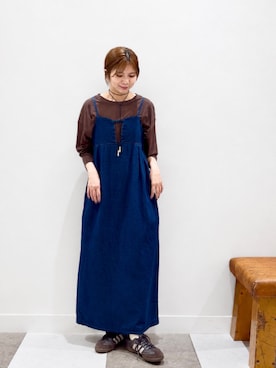 「ITEMS URBANRESEARCH（アイテムズ アーバンリサーチ）のシアーロングTシャツ（Tシャツ/カットソー、ブラウン系）」を使った、yuccoさん（レディース・158cm）の秋コーディネート