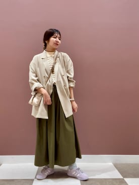 「ITEMS URBANRESEARCH（アイテムズ アーバンリサーチ）のソウバリボリュームスリーブニット（ニット/セーター、ホワイト系）」を使った、yuccoさん（レディース・158cm）の春コーディネート