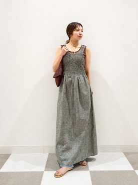 「URBAN RESEARCH Sonny Label（アーバンリサーチサニーレーベル）のサマーチェックシャーリングキャミワンピース（ワンピース、ブラック系）」を使った、yuccoさん（レディース・158cm）の夏コーディネート
