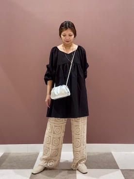 「ITEMS URBANRESEARCH（アイテムズ アーバンリサーチ）のクロシェパンツ（その他パンツ、ベージュ系）」を使った、yuccoさん（レディース・158cm）の夏コーディネート