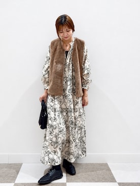 「ITEMS URBANRESEARCH（アイテムズ アーバンリサーチ）のミンクタッチフェイクファージレ（ベスト、ブラウン系）」を使った、yuccoさん（レディース・158cm）の秋コーディネート