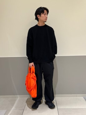 「シップス」｜「アイテム（カーゴパンツ）」を使った、藤田さん（メンズ・175cm）の秋コーディネート