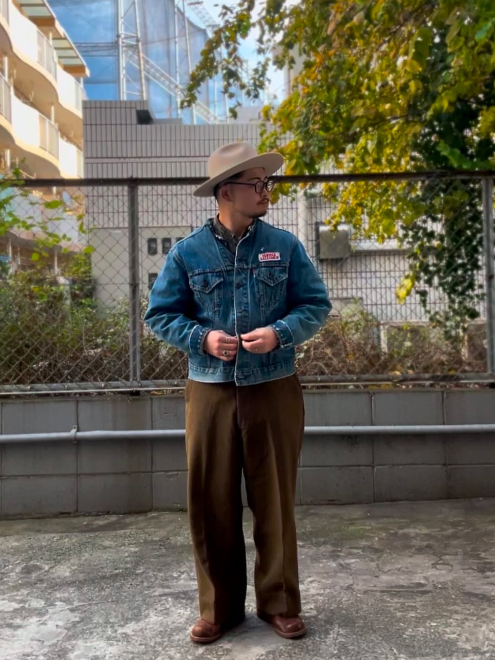 「アメカジ、vintage」｜「Levi'sのアイテム（デニムジャケット、ブルー系）」を使った、デンジャラス•ケンさん（メンズ・167cm）の冬コーディネートの1枚目の写真
