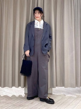 「アイテム（サロペット/オーバーオール、グレー系）」を使った、ちろっPさん（レディース・163cm）の秋コーディネート