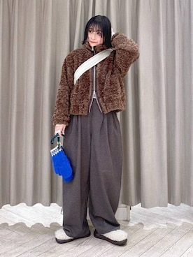 「アイテム（手袋）」を使った、ちろっPさん（レディース・163cm）の秋コーディネート