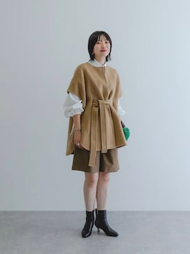 「アイテム（ポンチョ）」を使った、yabuuchiさん（レディース・167cm）の秋コーディネート