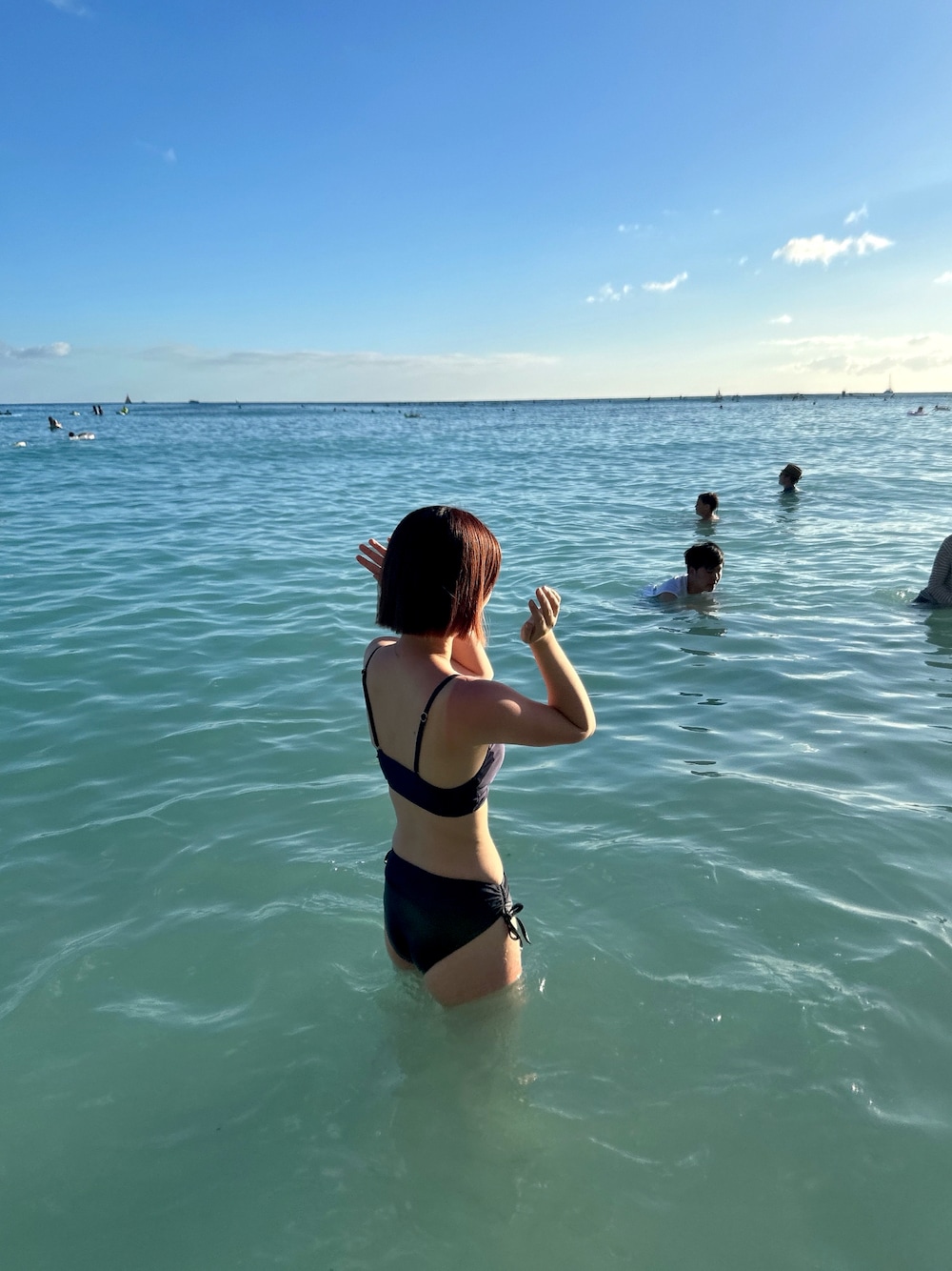 「海、夏コーデ、デニムパンツ」｜「NANEAのサイドシャーリングハイウエストビキニ（水着、ブラック系）」を使った、saki12161216さん（レディース・162cm）の夏コーディネートの1枚目の写真