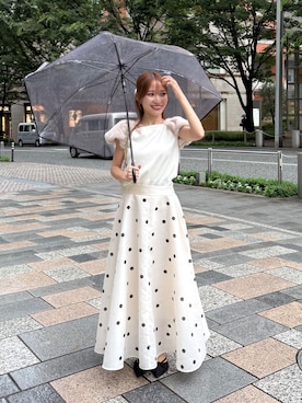 「La boutique BonBon（ラブティックボンボン）の【オフショル着用可能】フェイクファースリーブニット（ニット/セーター、ホワイト系）」を使った、KAZUMIさん（レディース・153cm）の夏コーディネート