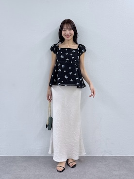 「La boutique BonBon（ラブティックボンボン）のきらきらサテンロングナロースカート（スカート、グレー系）」を使った、KAZUMIさん（レディース・153cm）の春コーディネート