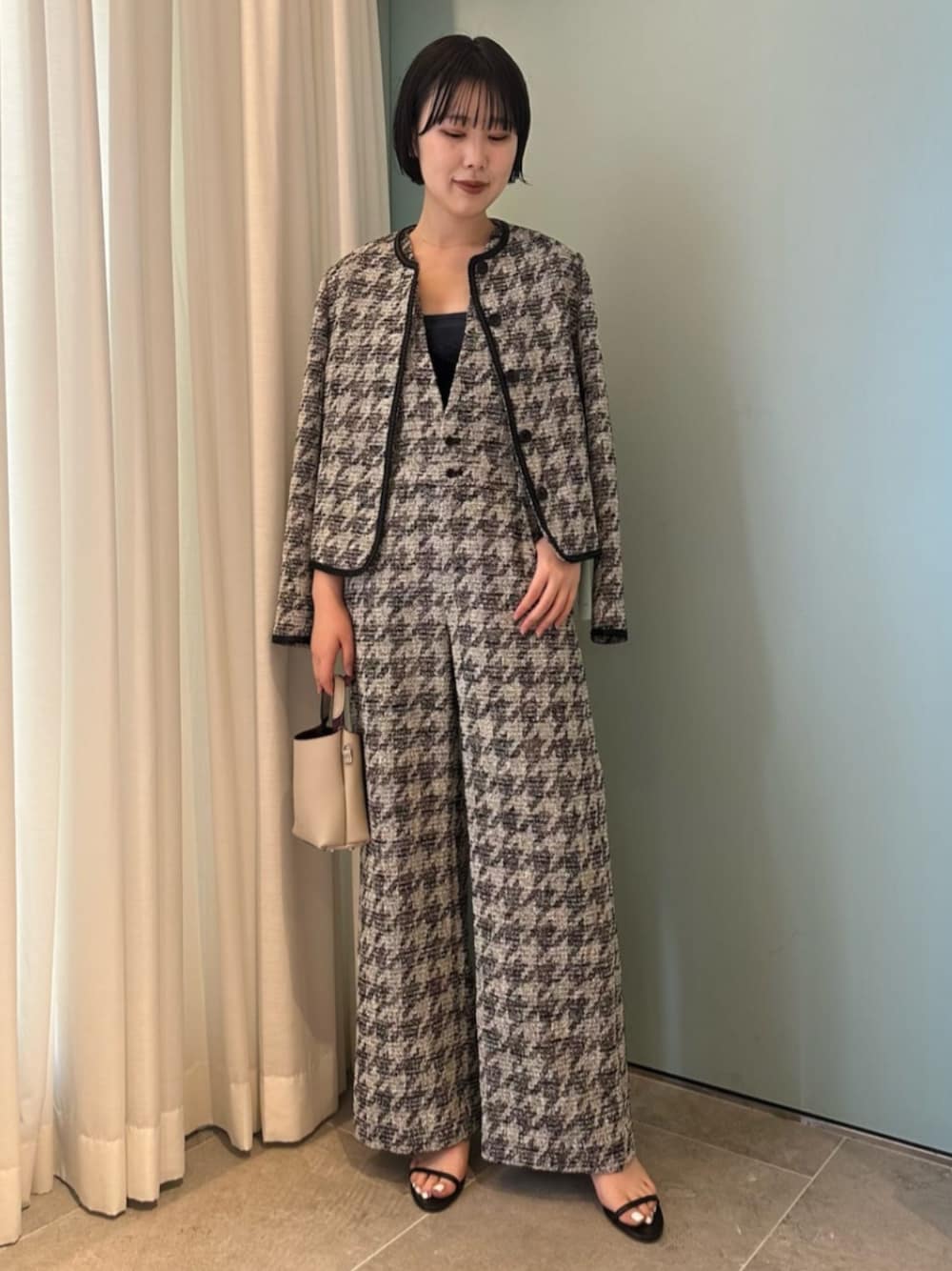 DES PRES（デ・プレ）の「ハウンドトゥースブークレーツイード クルー