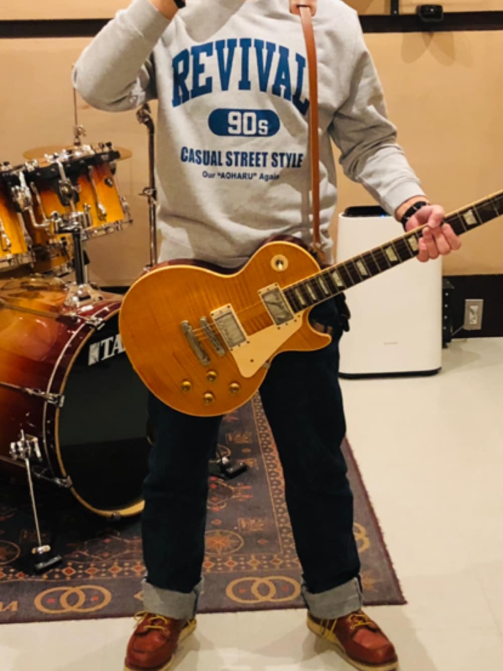 「90'sスタイル、ピンスタ」｜「路地裏楽着のアイテム（スウェット、グレー系）」を使った、fookwalkerさん（メンズ・173cm）の春コーディネートの1枚目の写真