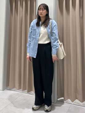 「THE SHOP TK （ザ ショップ ティーケー ）の【刻みネックですっきり見え】Wポケット金ボタンシャツ（シャツ/ブラウス、ブルー系）」を使った、cottonさん（レディース・162cm）の春コーディネート