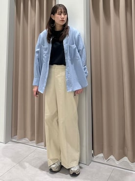 「THE SHOP TK （ザ ショップ ティーケー ）の【刻みネックですっきり見え】Wポケット金ボタンシャツ（シャツ/ブラウス、ブルー系）」を使った、cottonさん（レディース・162cm）の春コーディネート