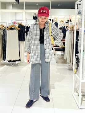「SMELLY(スメリー)のウェーブレタリングキャップ(キャップ、レッド系)」を使った、ミクさん(レディース・153cm)の夏コーディネート