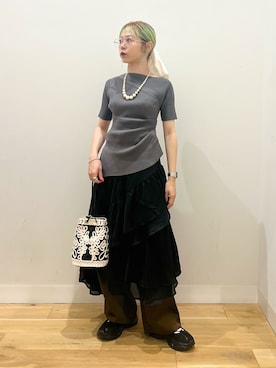 「アイテム（ブレスレット）」を使った、ミクさん（レディース・153cm）の夏コーディネート