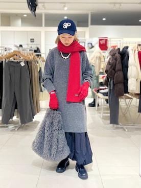 「アイテム（手袋、レッド系）」を使った、ミクさん（レディース・153cm）の秋コーディネート