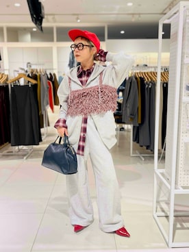 「アイテム（その他シューズ、レッド系）」を使った、ミクさん（レディース・153cm）の秋コーディネート