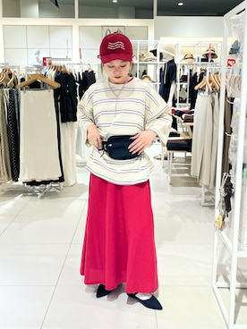 「SMELLY(スメリー)のウェーブレタリングキャップ(キャップ、レッド系)」を使った、ミクさん(レディース・153cm)の夏コーディネート