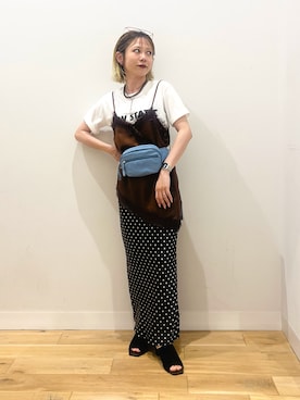 「SENSE OF PLACE by URBAN RESEARCH(センスオブプレイスバイアーバンリサーチ)のサテンアイラインスカート(スカート、ブラック系)」を使った、ミクさん(レディース・153cm)の夏コーディネート