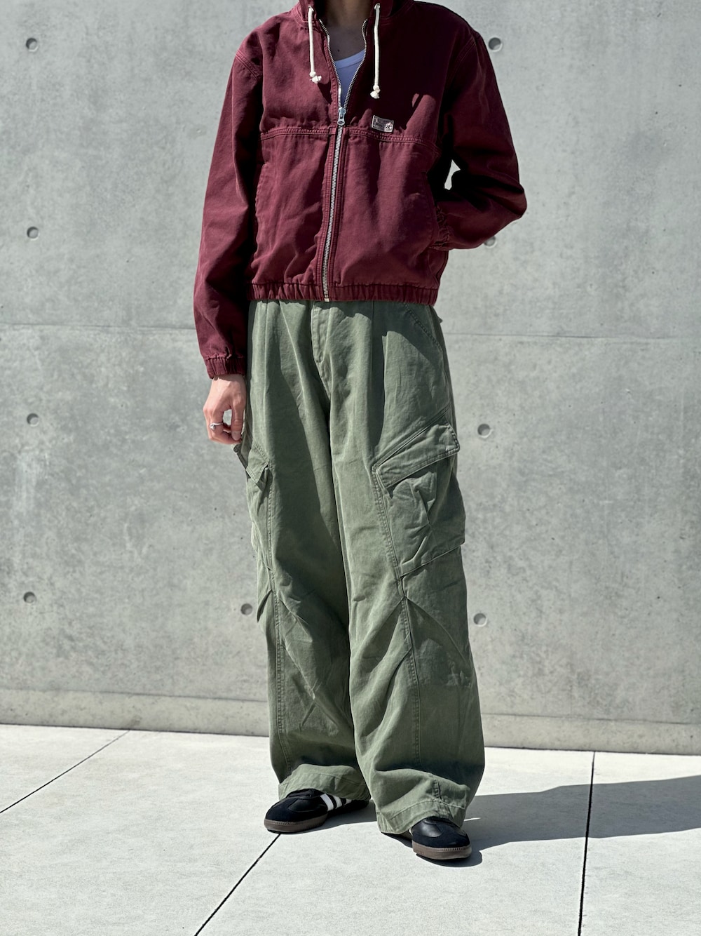 「カーゴパンツ、カーゴパンツコーデ、春コーデ、春服、ストリートコーデ、ミリタリーコーデ」｜「MODE SPACEのアイテム（カーゴパンツ、グリーン系）」を使った、modespaceさん（メンズ・185cm）の春コーディネートの1枚目の写真