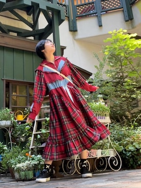 「アイテム（ワンピース/ドレス、レッド系）」を使った、神崎乱世さん（レディース・166cm）の夏コーディネート