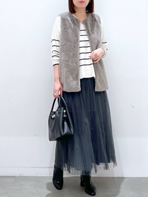 YLEVE イレーブ　22AW Vネックニット サイズ4 ベージュ YLEVE イレーブ 22AW Vネックニット サイズ4 ベージュ - メルカリ