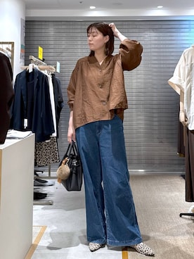 「アイテム（キーホルダー、ブラウン系）」を使った、きわさん（レディース・170cm）の秋コーディネート