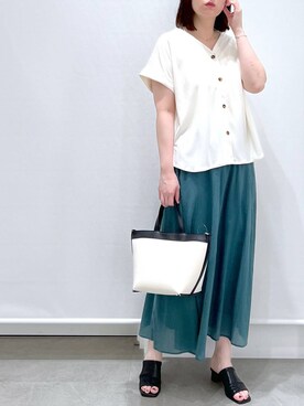 「Elura（エルーラ）のアイテム（その他トップス）」を使った、きわさん（レディース・170cm）の夏コーディネート